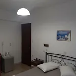 Villa Firostefani 3*